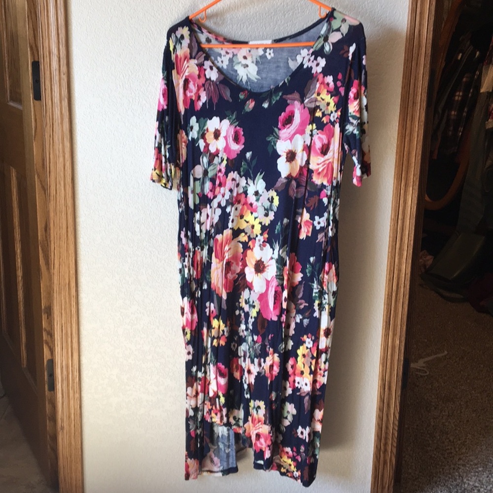 Navy floral pocket dress
